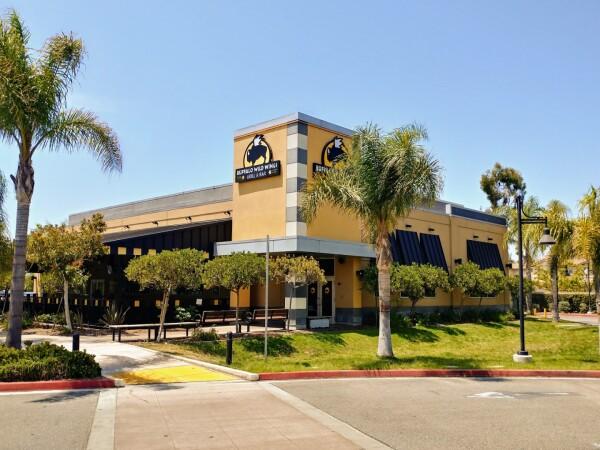 Best Sports Bars in Oxnard - Buffalo Wild Wings @ Oxnard, Ca