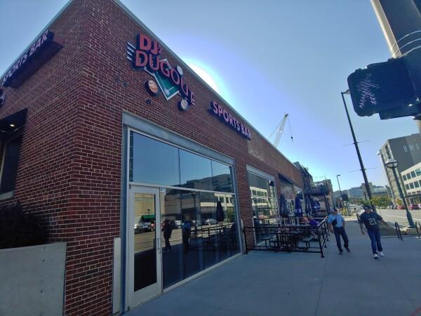 Best Sports Bars in Omaha - Djs Dugout Downtown