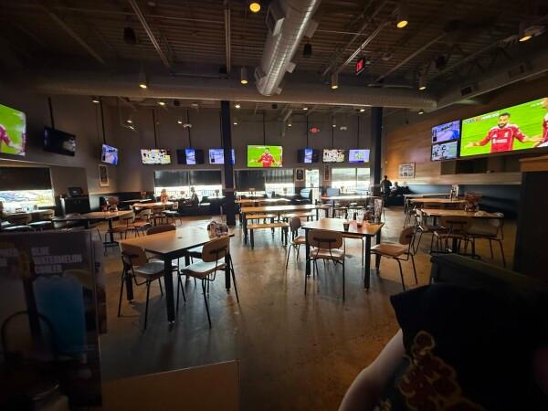 Beste Sportsbars in Danvers - Buffalo Wild Wings @ Danvers, Ma