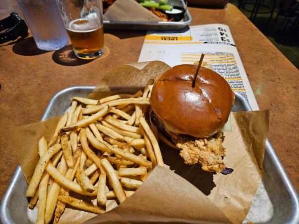 Beste Sportsbars in Danvers - Buffalo Wild Wings @ Danvers, Ma