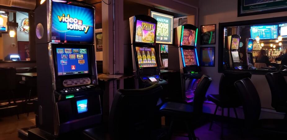 Best Sports Bars in Fairview - ALEXS-BAR
