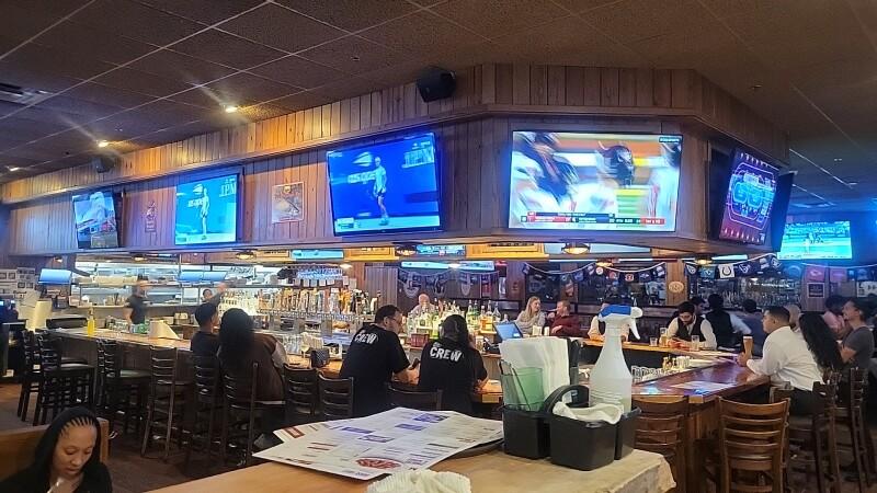 Best Sports Bars in Paramus - Millers Ale House Paramus