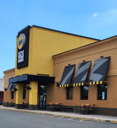 Best Sports Bars in Staten Island - Buffalo Wild Wings @ Staten Island, Ny