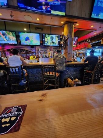 Best Sports Bars in Phoenix - Twin Peaks Restaurant @ Phoenix