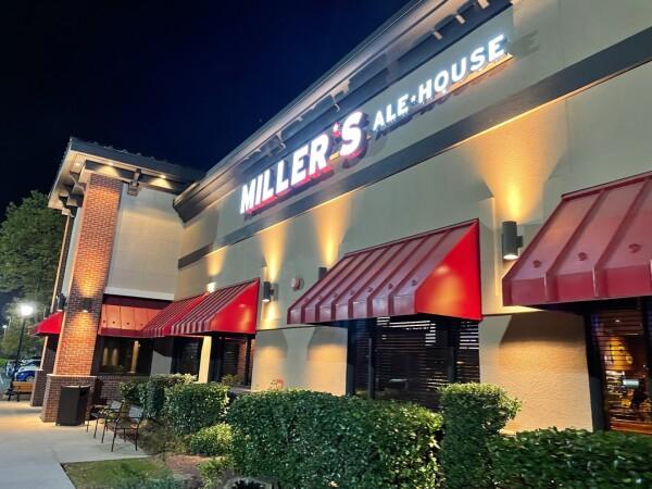 Best Sports Bars in Lake Grove - Millers Ale House Lake Grove