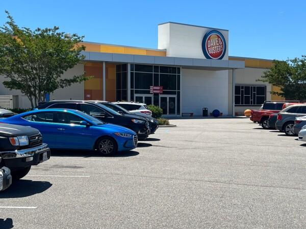 Best Sports Bars in Virginia Beach - Dave & Busters @ Virginia Beach