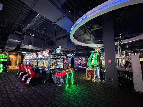 Best Sports Bars in Los Angeles - Dave & Busters @ Los Angeles/Hollywood
