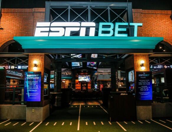 Best Sports Bars in Grantville - ESPNBet Sportsbook @ Hollywood Casino Grantville