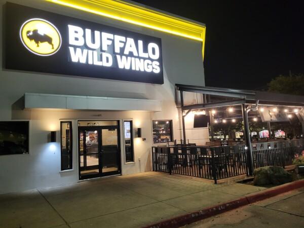 Best Sports Bars in Arlington - Buffalo Wild Wings @ Arlington, Tx