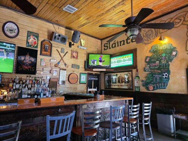 Best Sports Bars in New Orleans - Finn Mccools Irish Pub