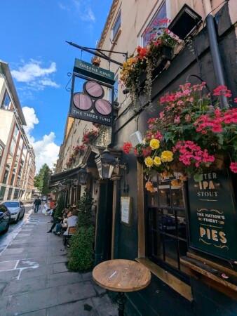 Best Sports Bars in London - Three Tuns