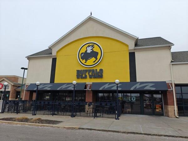 Best Sports Bars in Monona - Buffalo Wild Wings @ Monona, Wi