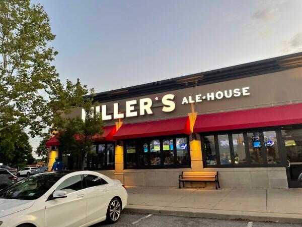 Best Sports Bars in Deer Park - Millers Ale House Deer Park