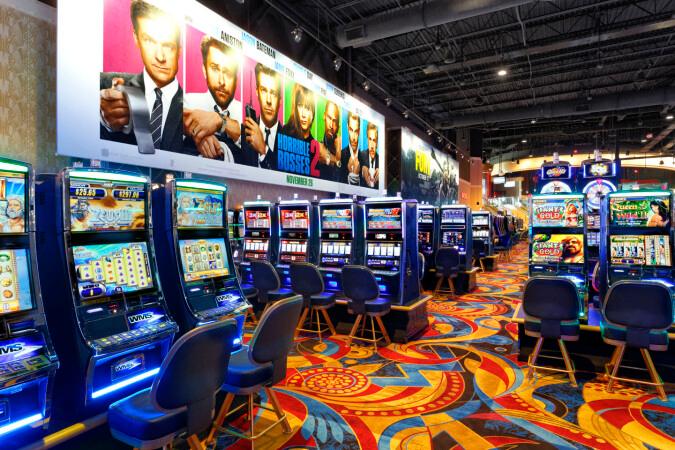 Best Sports Bars in Dayton - Hollywood Gaming @ Dayton Raceway