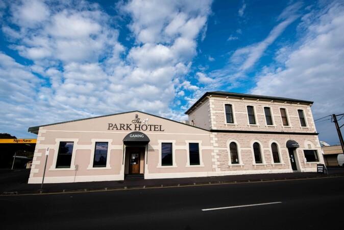 Best Sports Bars in Mount Gambier - Park Hotel 