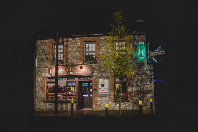 Best Sports Bars in Ennis - Taylor's Bar