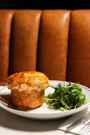 Best Sports Bars in Richmond - Kingston Hotel