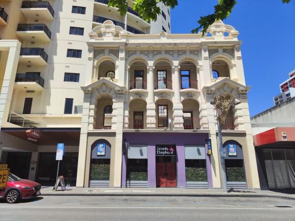 Best Sports Bars in Perth - The Drunk Elephant