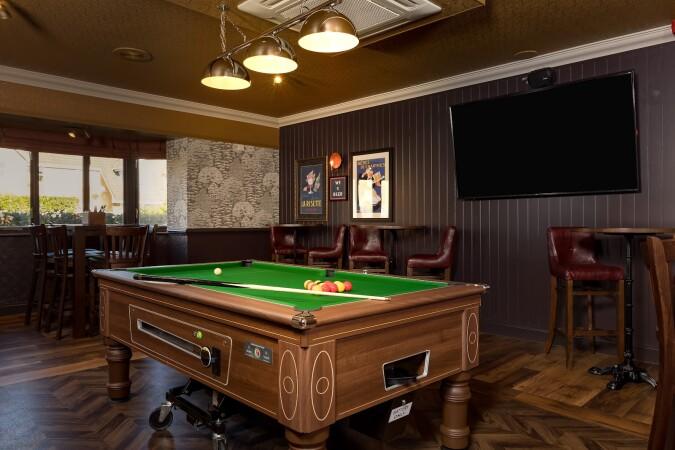 Best Sports Bars in Bicester - The Nightingale