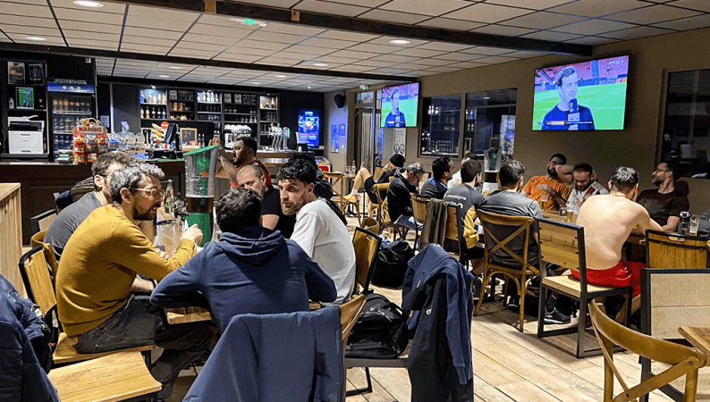 Best Sports Bars in Aubière - Sports Bar - UrbanSoccer Clermont-Aubière