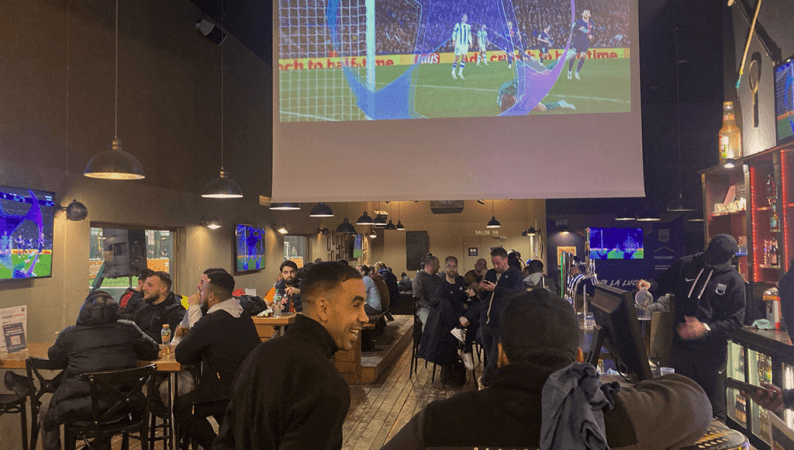 Les Meilleurs Bars à Évry-Courcouronnes - Sports Bar - UrbanSoccer Evry-Courcouronnes