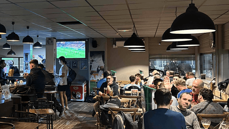 Best Sports Bars in Saint-Priest - Sports Bar - UrbanSoccer Lyon-Parilly