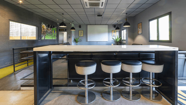 Best Sports Bars in Castelnau-le-Lez - Sports Bar - UrbanSoccer Montpellier