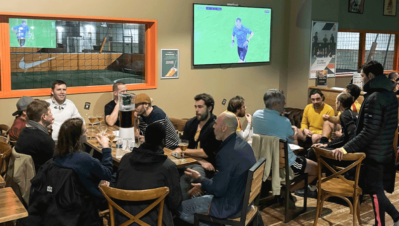 Best Sports Bars in Saint-Sébastien-sur-Loire - Sports Bar - UrbanSoccer Nantes - St-Sébastien
