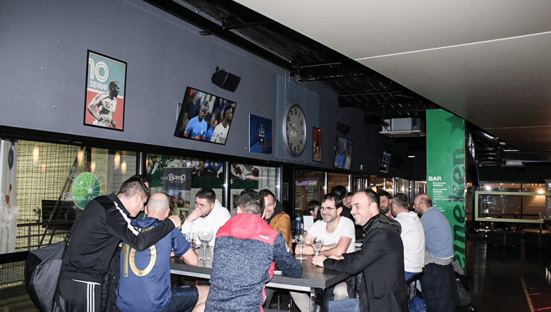 Best Sports Bars in Melesse - Sports Bar - UrbanSoccer Rennes-Cap Malo