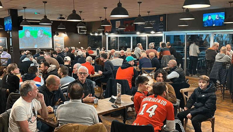 Best Sports Bars in Vern-sur-Seiche - Sports Bar - UrbanSoccer Rennes-Vern