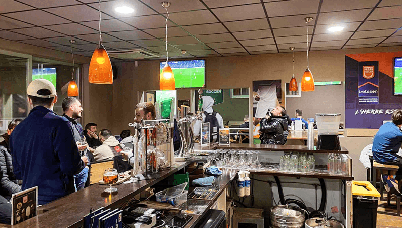 Best Sports Bars in Saint-Étienne - Sports Bar - UrbanSoccer Saint Etienne