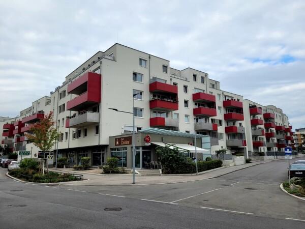 Best Sports Bars in Schwechat - Cafe Zeitlos