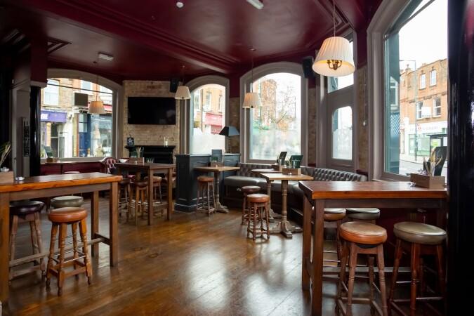 Best Sports Bars in Twickenham - St Margarets