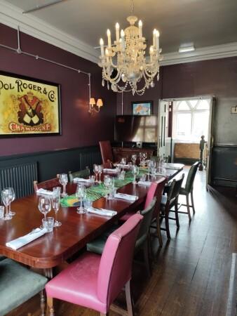 Best Sports Bars in Kentish Town - Vine