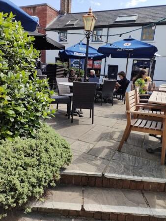 Best Sports Bars in Kentish Town - Vine