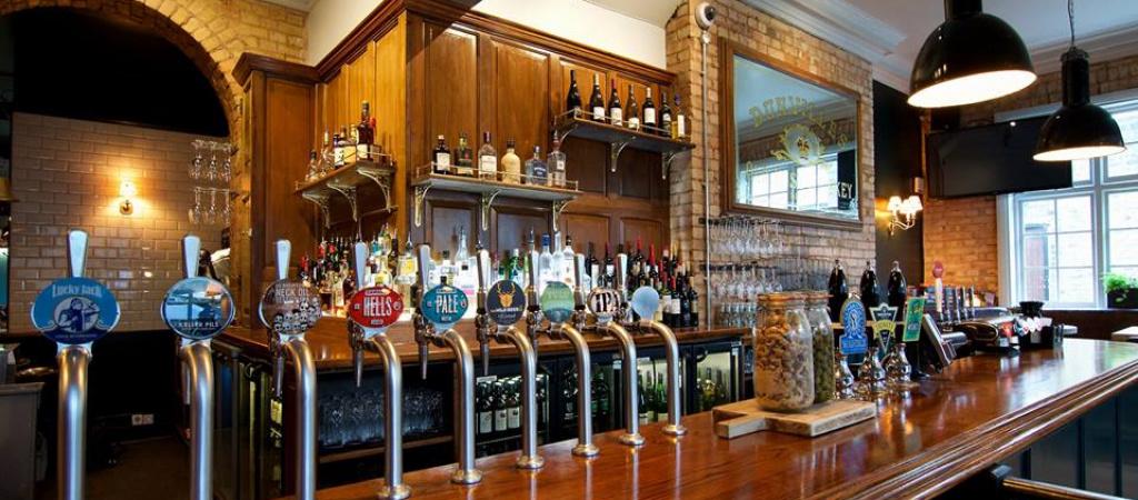 Best Sports Bars in Kentish Town - Vine