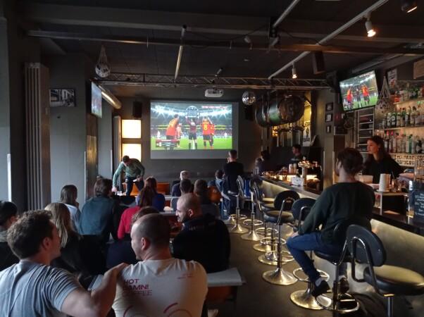 Beste Sportsbars in Berlin - FC Magnet bar