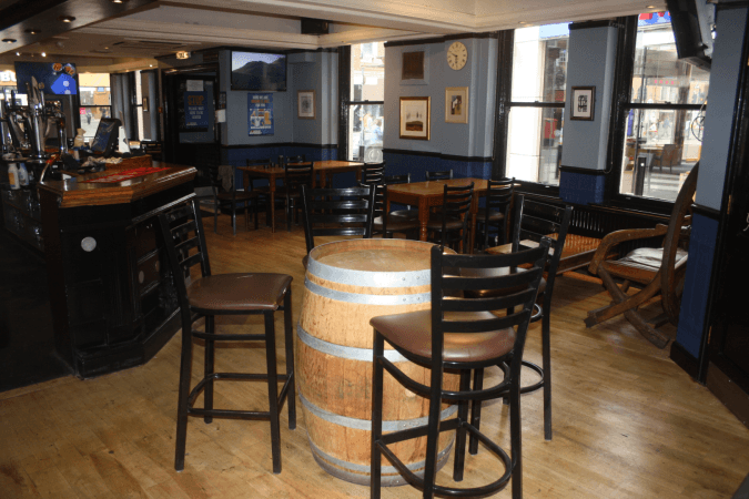 Best Sports Bars in Kingston - Wheelwrights Arms