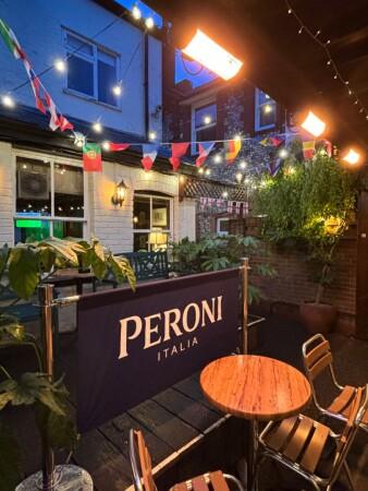 Best Sports Bars in Winchester - The Mucky Duck