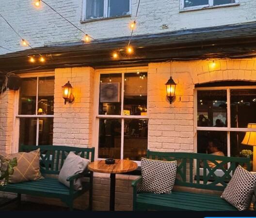 Best Sports Bars in Winchester - The Mucky Duck