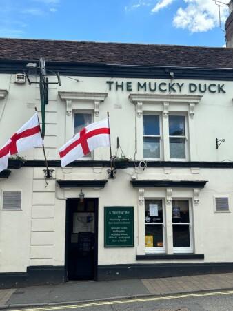 Best Sports Bars in Winchester - The Mucky Duck