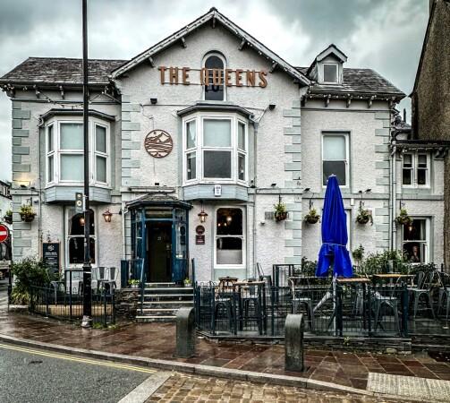 Best Sports Bars in Windermere - The Queens Pub