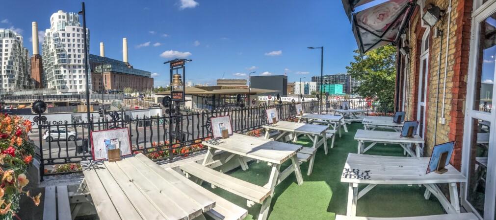 Best Sports Bars in London - Duchess Belle