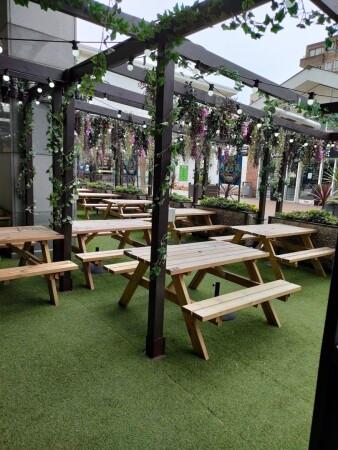 Best Sports Bars in London - Moretown Belle