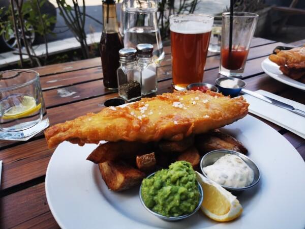 Best Sports Bars in London - Waverley Arms