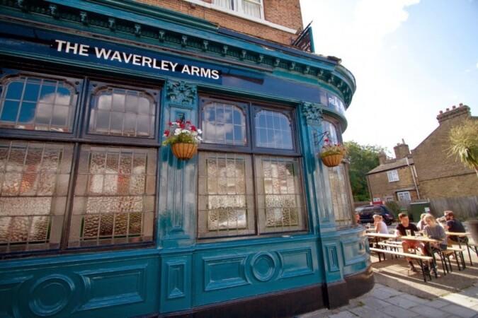 Best Sports Bars in London - Waverley Arms