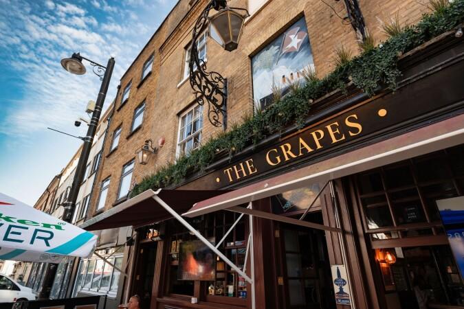 Best Sports Bars in Southampton - The Grapes