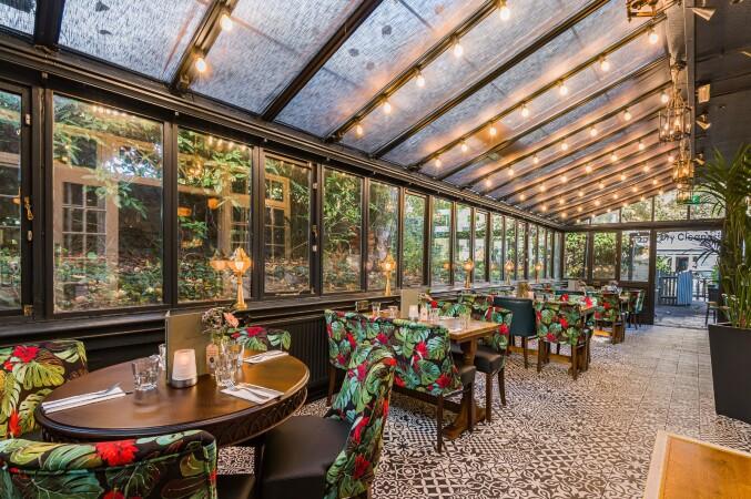 Best Sports Bars in London - Alwyne Castle