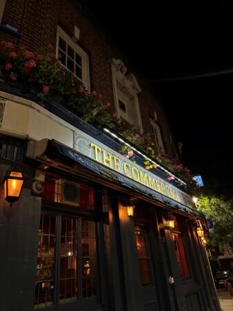 Best Sports Bars in LONDON - Commercial Hotel