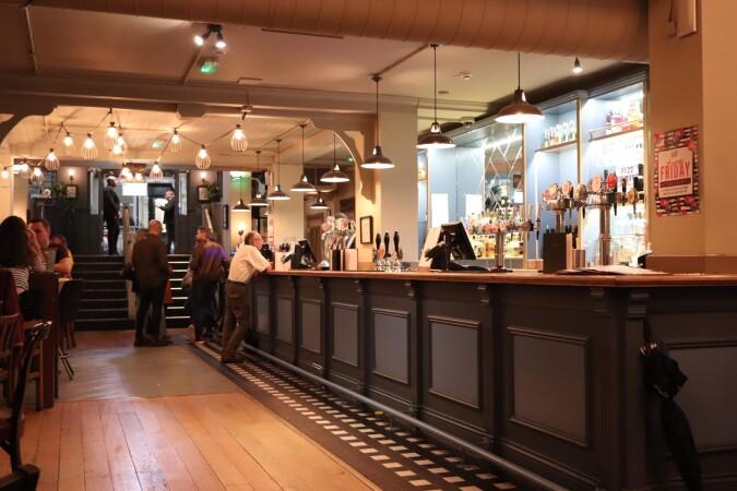 Best Sports Bars in Clapham - The Goat